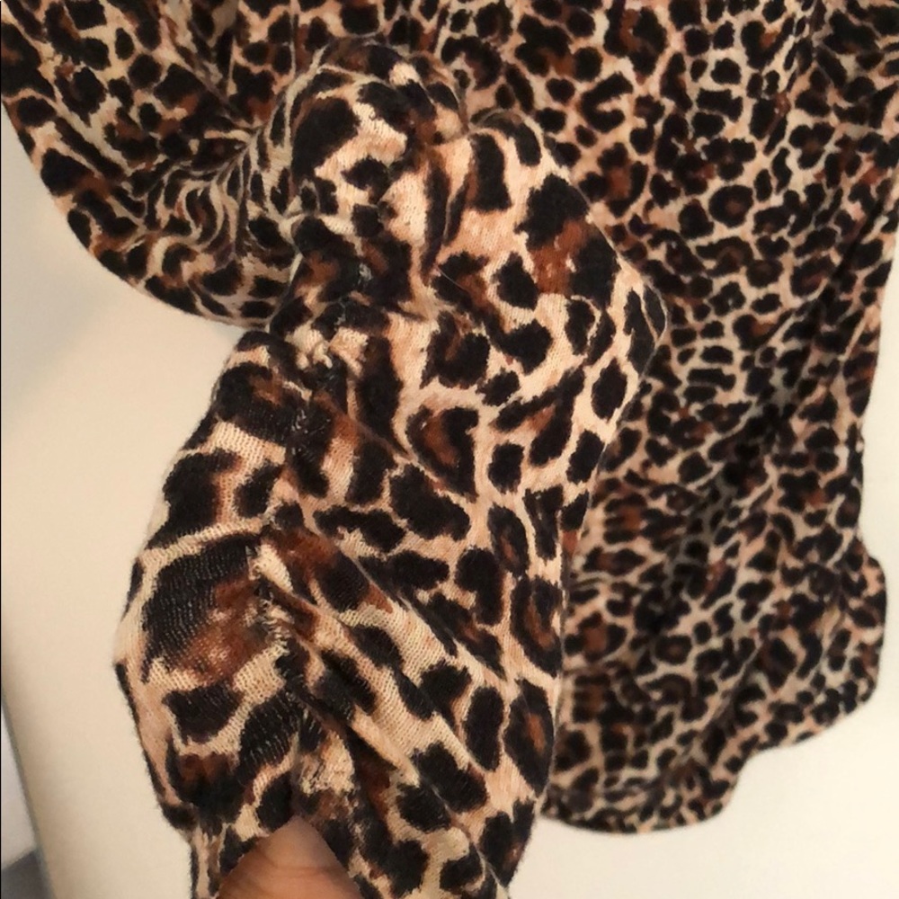 Cute Leopard 🐆 print top! - Picture 4 of 4